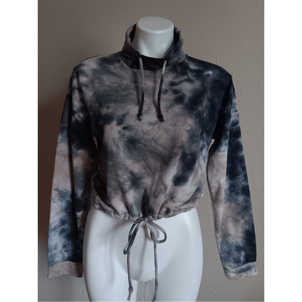 Heart Hips Charcoal and Cream Tie-Dye Crop Sweatshirt